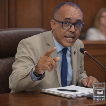 DR. ELSON SILVA, ADVOGADO CONSTITUCIONALISTA E MEMBRO DA COMISS�O DE DIREITOS HUMANOS DA OAB/SE, EXPLICA A FINALIDADE DOS DIREITOS HUMANOS (DIREITOS FUNDAMENTAIS)