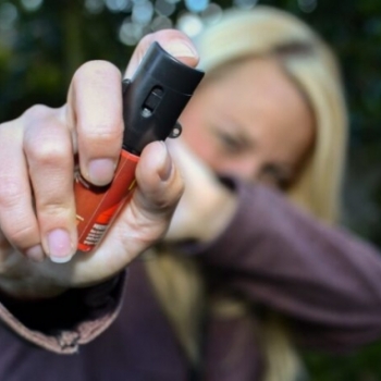 SANCIONADA LEI QUE PERMITE AQUISI��O DE SPRAY DE PIMENTA POR MULHERES PARA DEFESA PESSOAL