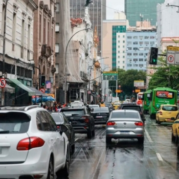 ADESIVO ELEITORAL PODE LEVAR � PERDA DA COBERTURA DE SEGURO